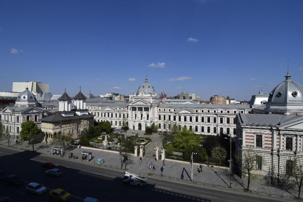 University Square - View Of City Bucarest Exterior foto